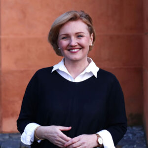 Dr Helena Tucker